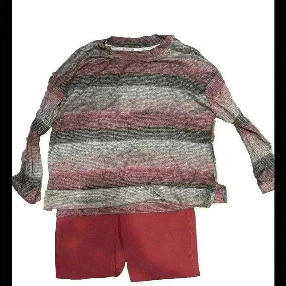 Women’s 2 Piece Outfit - Picture 5 of 8